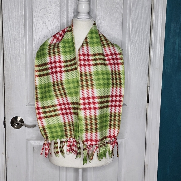 Christmas Holiday Fleece Plaid Green and Red Scarf - Picture 3 of 10